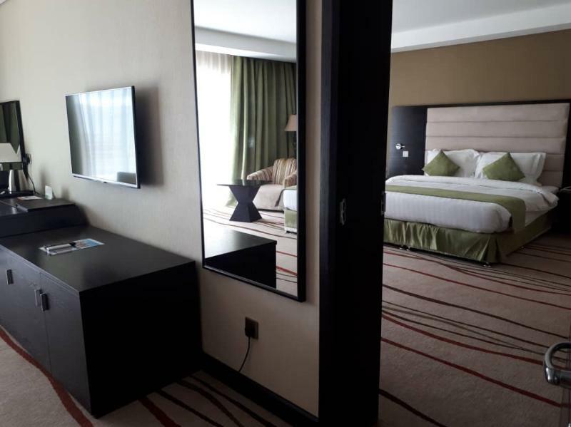 Crossroads Hotel Блантайър Екстериор снимка